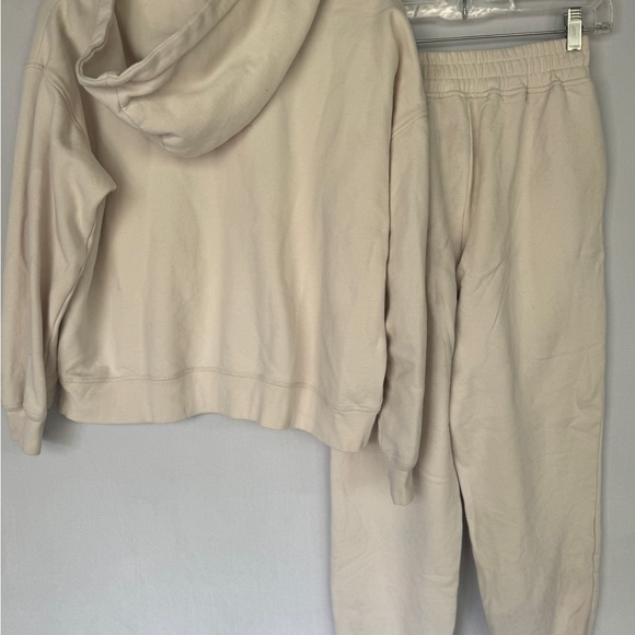 America Eagle Women Cream Sweatsuit Hoodie and Sweatpants Navy Logos Size XS - Picture 9 of 9